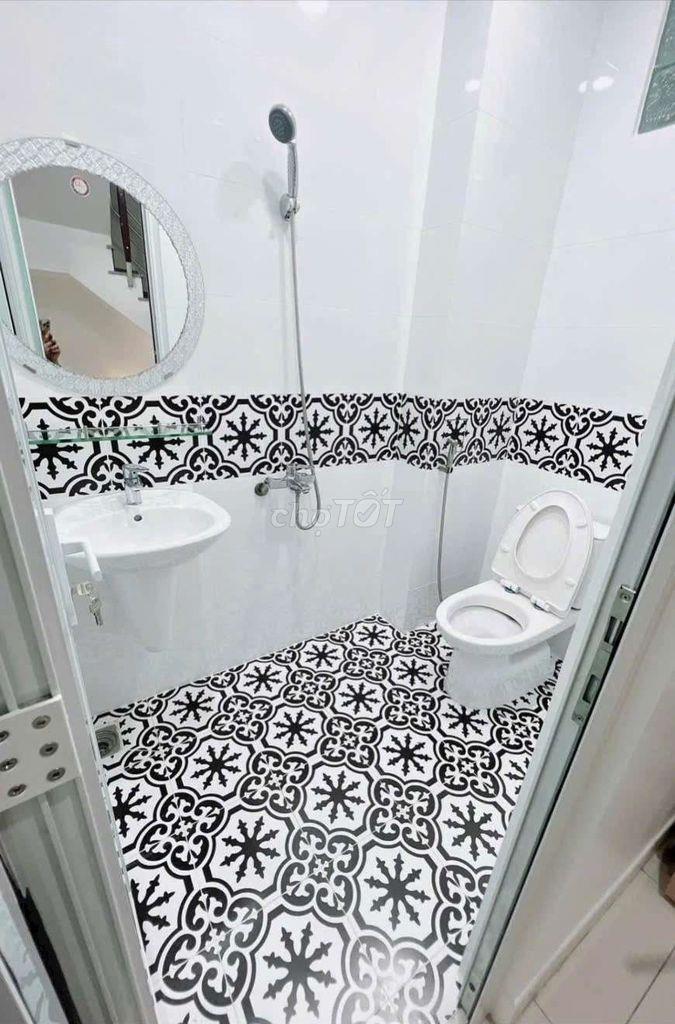 Bán nhà đường Hoa Bằng quận Tân Phú
