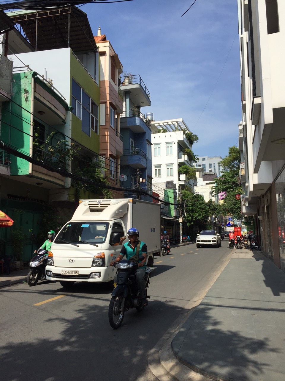 Bán nhà mặt tiền đường Tân Hải quận Tân Bình cách Chợ Võ Thành Trang