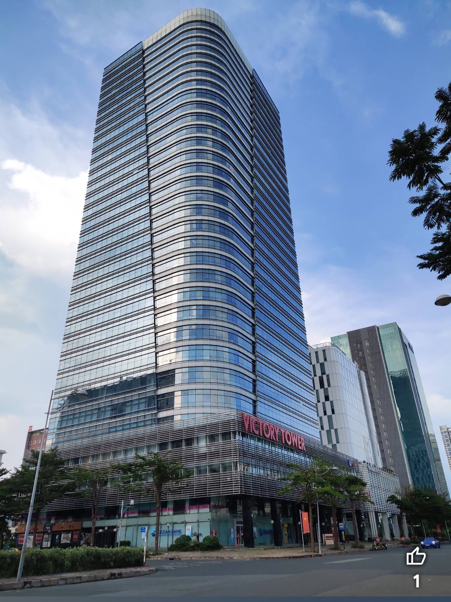 Tòa nhà văn phòng Victory Tower gần Cầu Phú Mỹ 800m